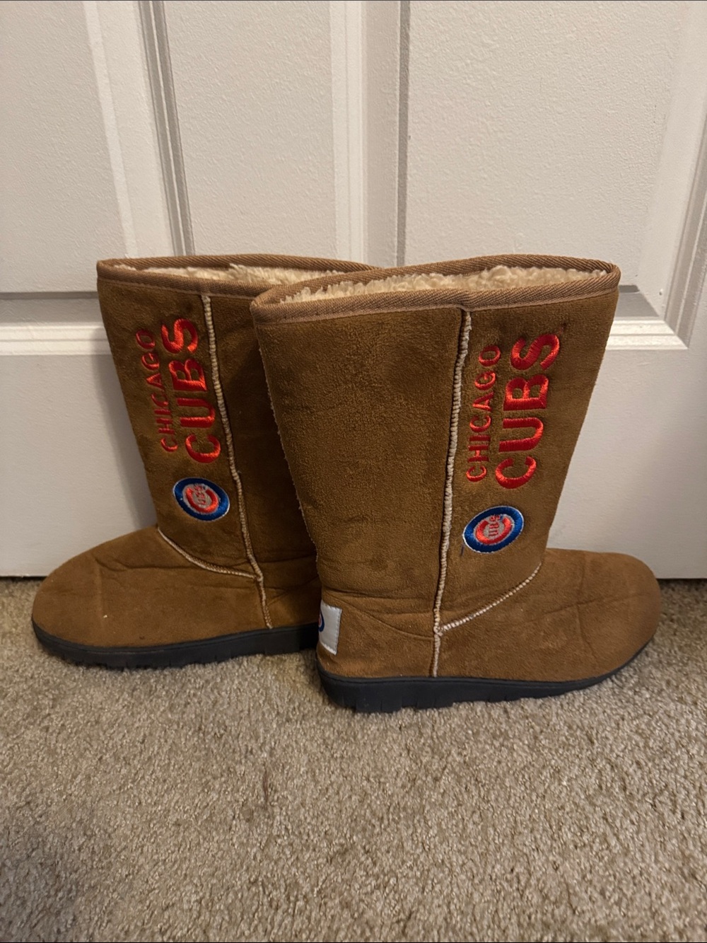 Chicago Cubs Women's Tan Winter Boots - Team Logo Suede - size 8/9
